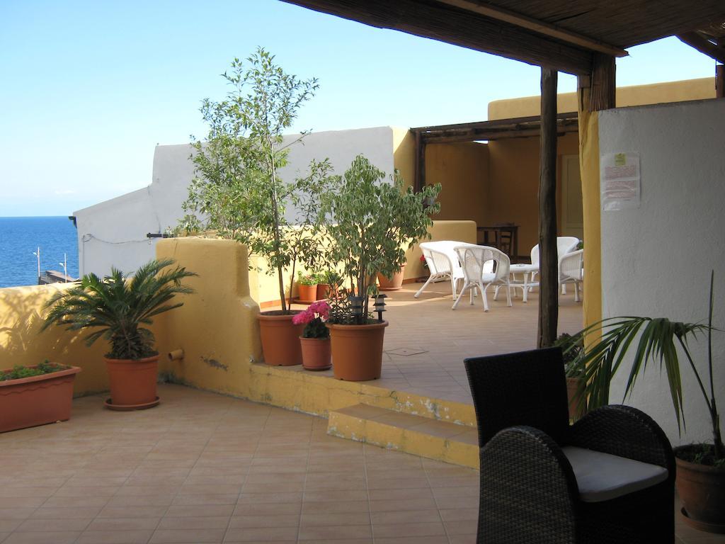 Albergo Seaside Leni Exterior photo